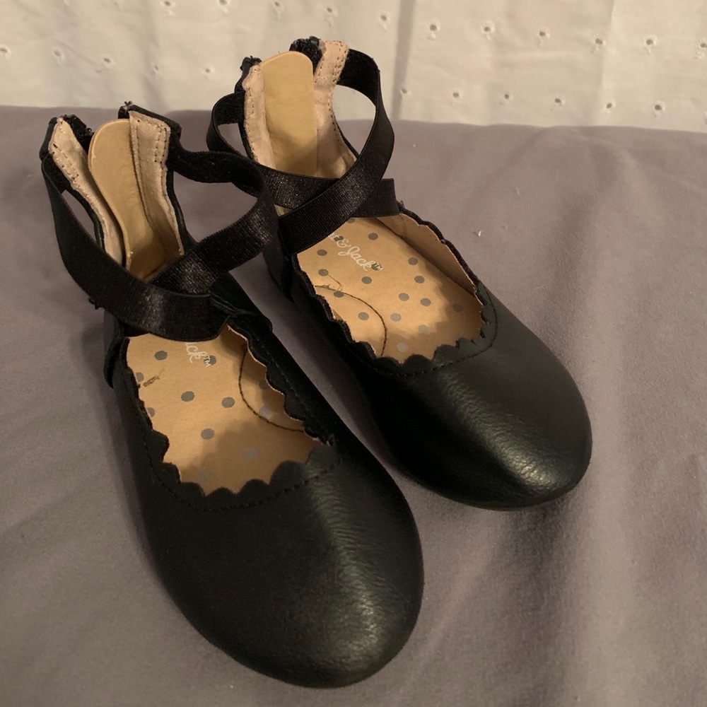 Cat & Jack sz 5 shoes